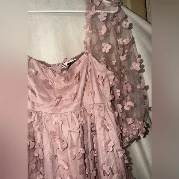 Windsor Dusty Rose Satin Dress with Floral Appliqué - Picture 3 of 6